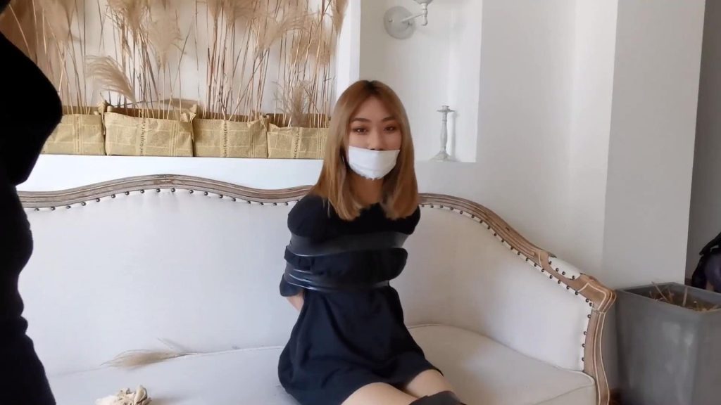 20250704130959986-奥特曼定拍 肉丝胶带捆绑堵嘴[00_39_37][20250704-130415]